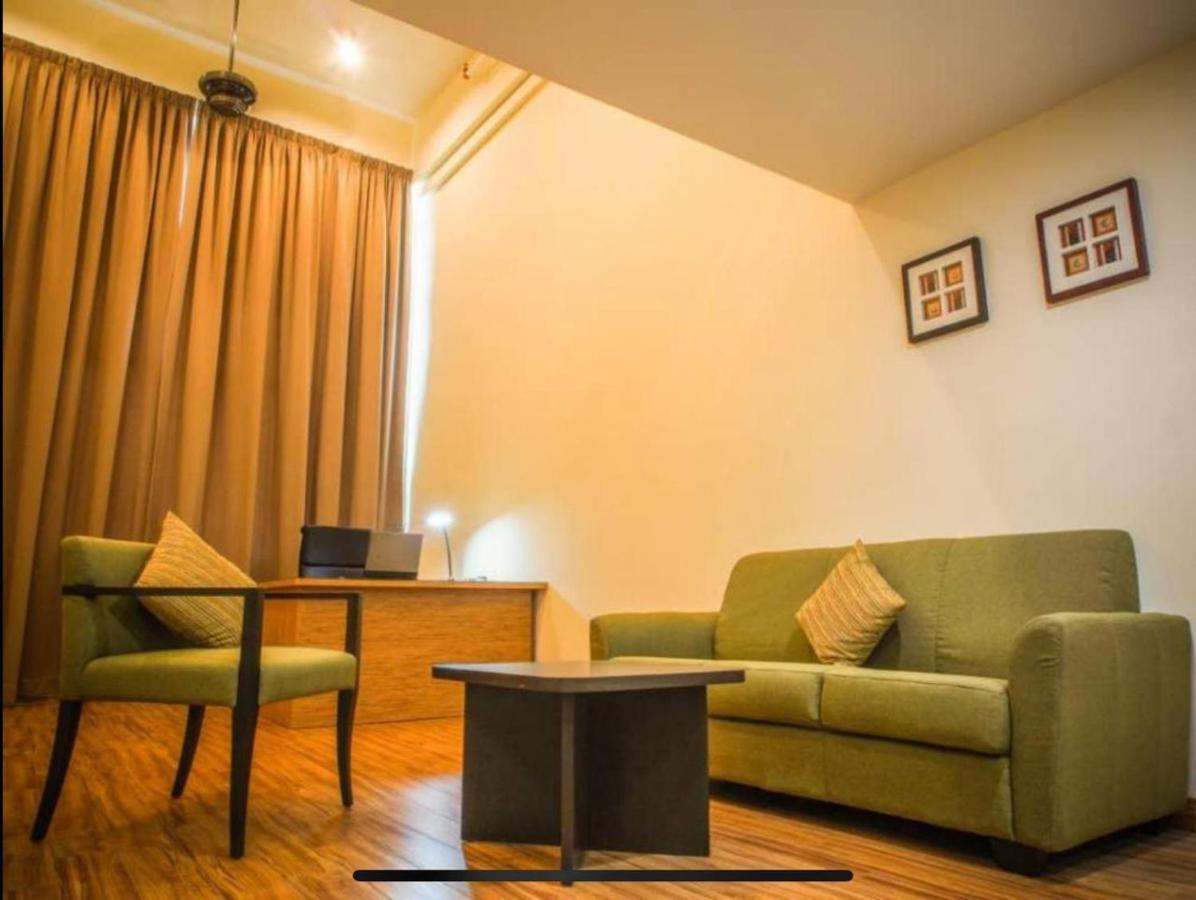 The Ceo Executive Suites Bayan Lepas Esterno foto